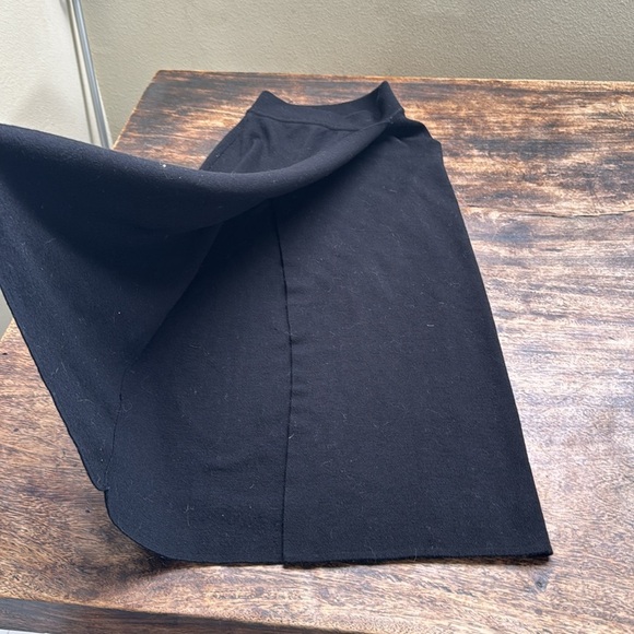 Vintage Anne Klein ll 100% wool black skirt wraps very flattering size smalll - Picture 3 of 8